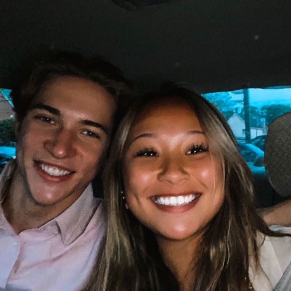 Meet your Posher, Leah - Picture 1 of 1